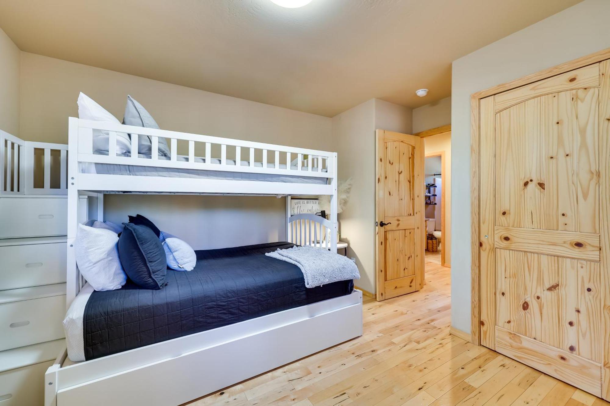 Dog-Friendly Nutrioso Cabin With Wraparound Porch! Екстериор снимка