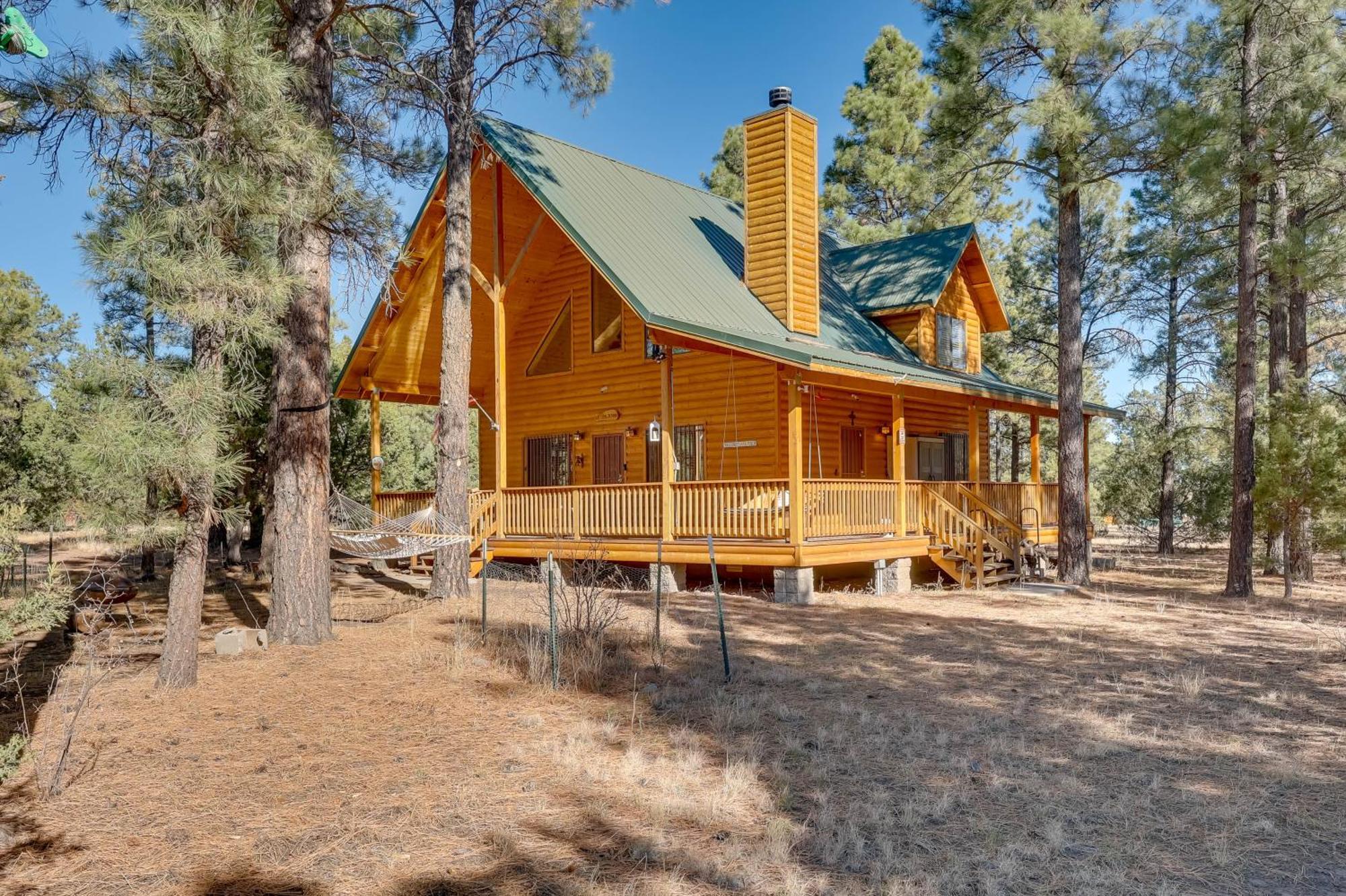 Dog-Friendly Nutrioso Cabin With Wraparound Porch! Екстериор снимка