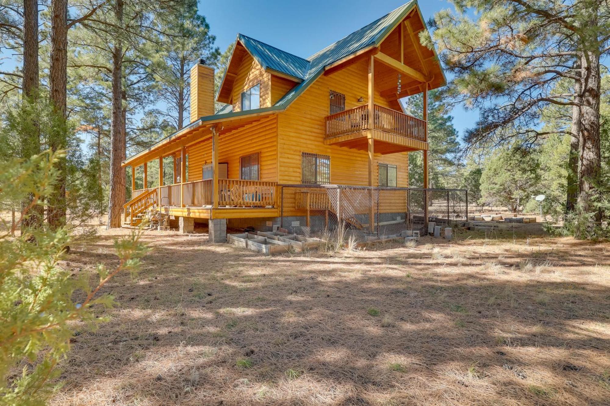 Dog-Friendly Nutrioso Cabin With Wraparound Porch! Екстериор снимка