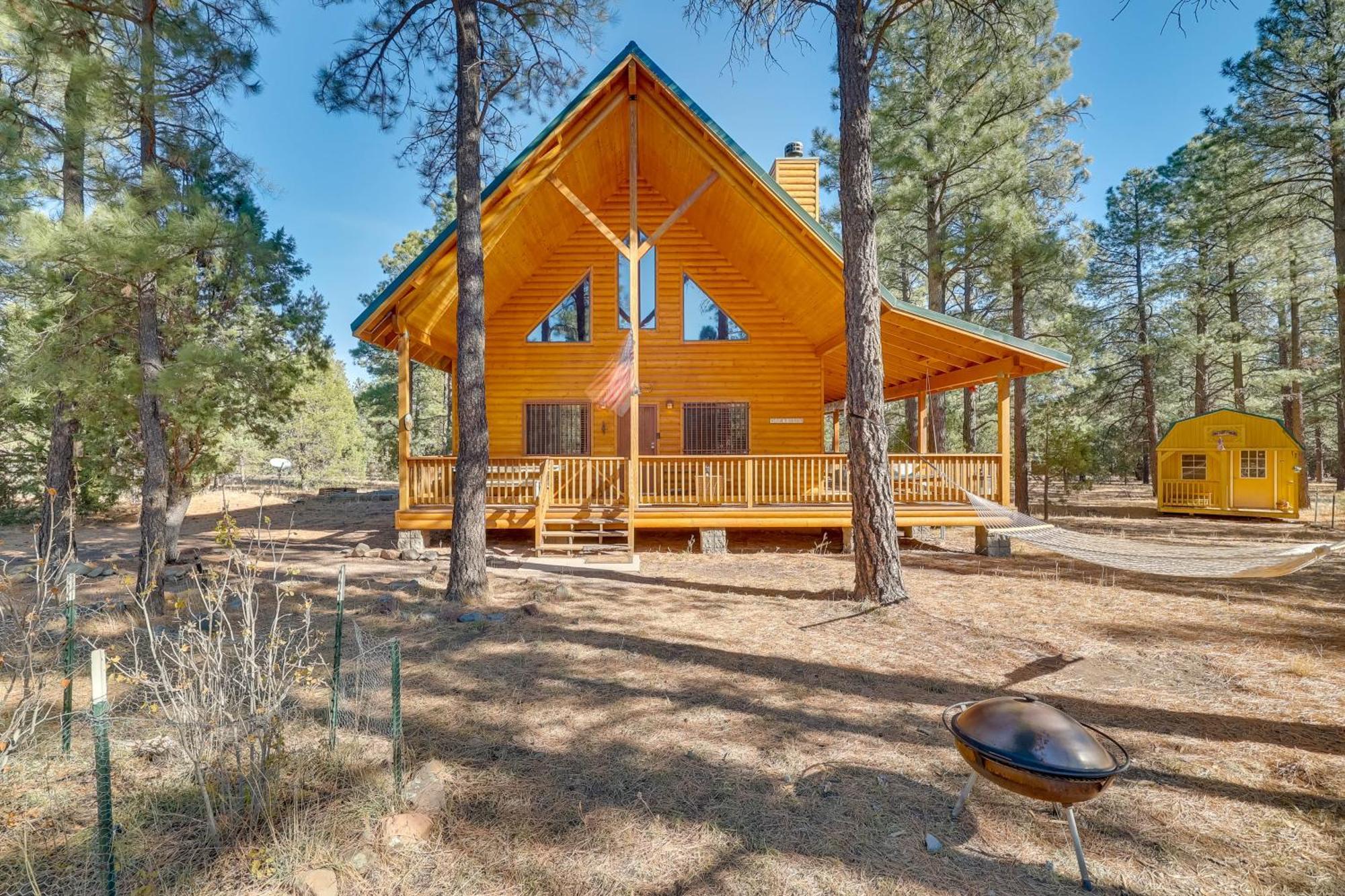 Dog-Friendly Nutrioso Cabin With Wraparound Porch! Екстериор снимка